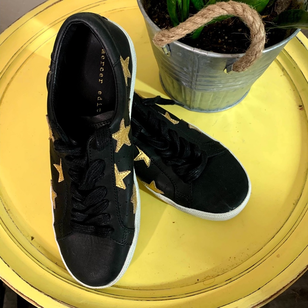 Mercer Edit Star Tennis Shoe Size 7 NWOT
